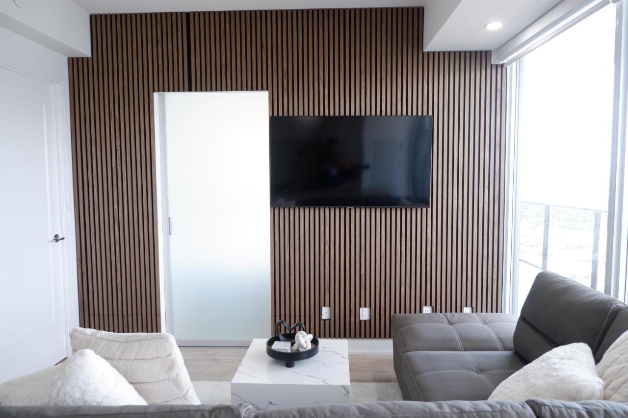 Modern Luxury Waterfront Condo Mississauga Exteriör bild